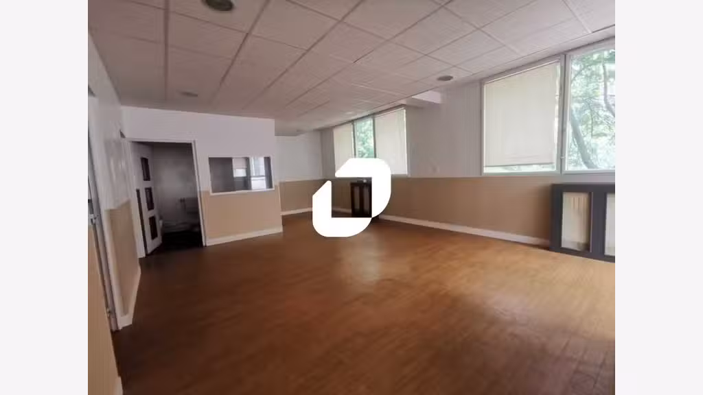 Vente Local commercial 487m² Chaville