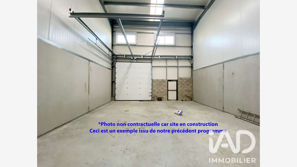 Vente local d'activité de 114m² à Chevry-Cossigny