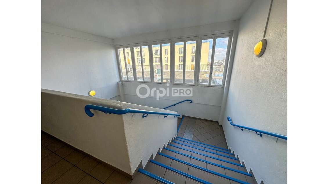 Local 163m² à vendre à Choisy-le-Roi Av An. France