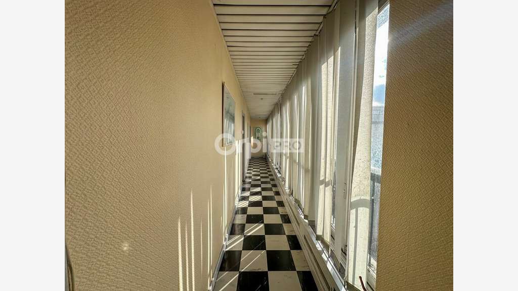 Local 163m² à vendre à Choisy-le-Roi Av An. France
