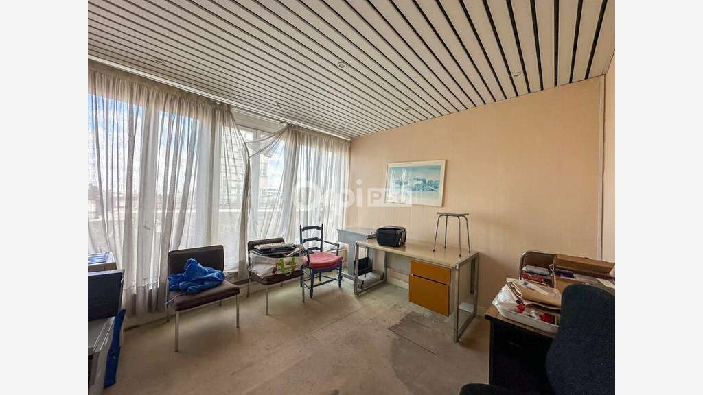 Local 163m² à vendre à Choisy-le-Roi Av An. France
