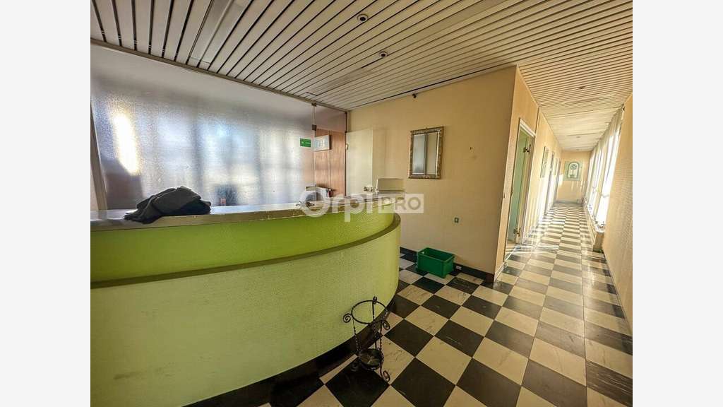 Local 163m² à vendre à Choisy-le-Roi Av An. France