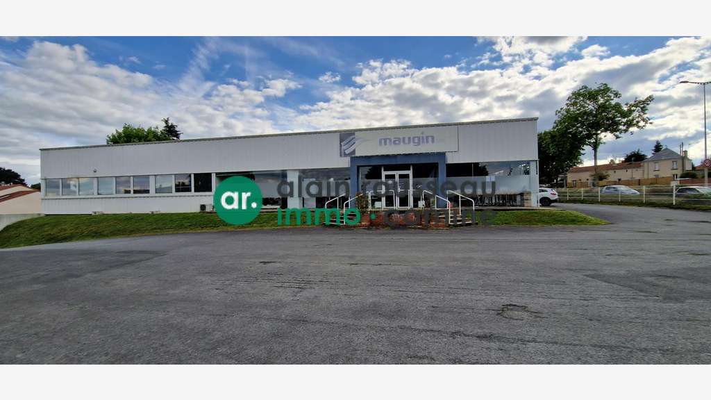 AV local commercial 1450m² Cholet empl stratégique