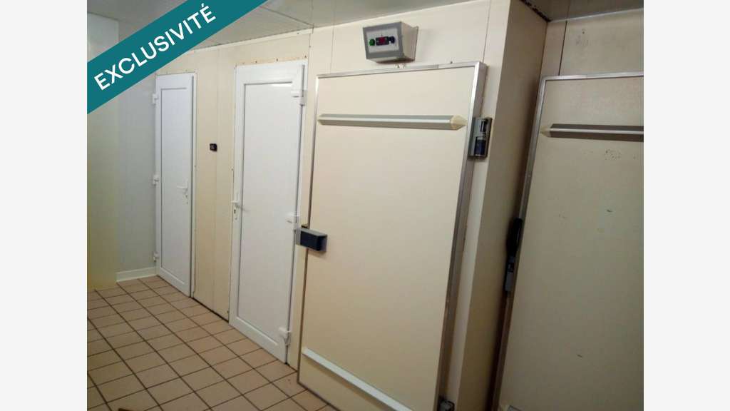 Vente 2 bâtiments sur 6.3ha de patures à Cléder