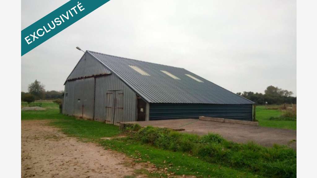 Vente 2 bâtiments sur 6.3ha de patures à Cléder