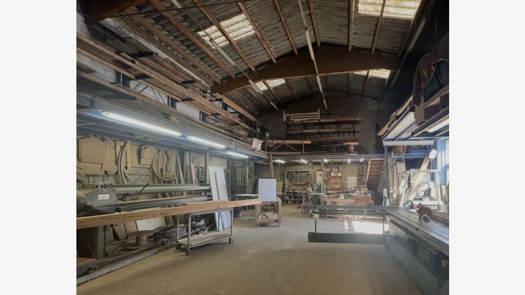 ZA Cogolin T3 + T5 2 ateliers 256 et 280m²