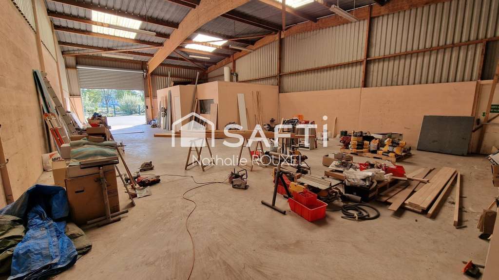 Local d'activités 200 m² - ZAC Lazzaro, C