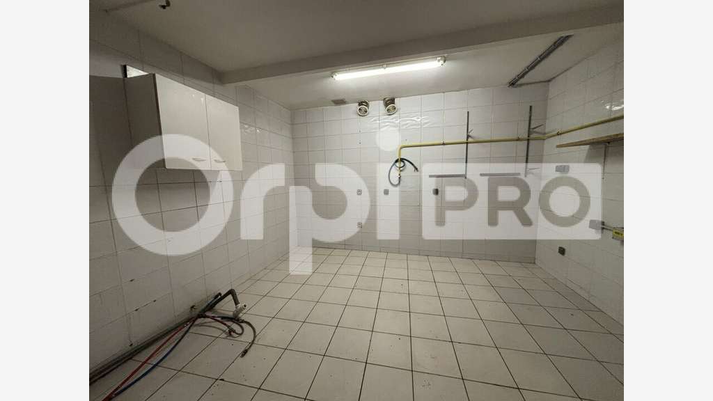A vendre local commercial 100m² à Compiègne centre