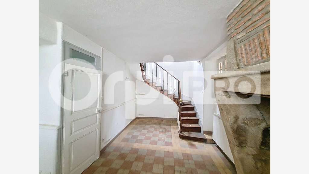 Local commercial 156m² à vendre à Cosne-d'Allier