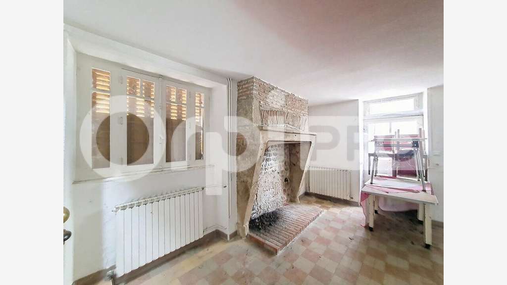 Local commercial 156m² à vendre à Cosne-d'Allier