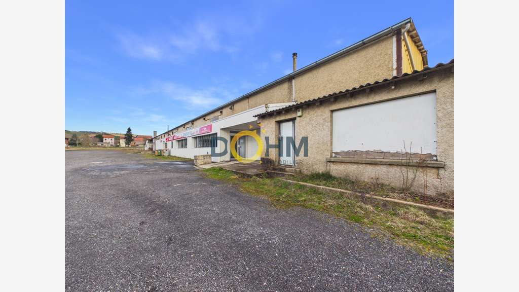 A vendre local industriel de 1670m² à Carport
