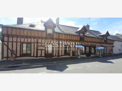 Immeuble avec local 171m² Cour-Cheverny centre