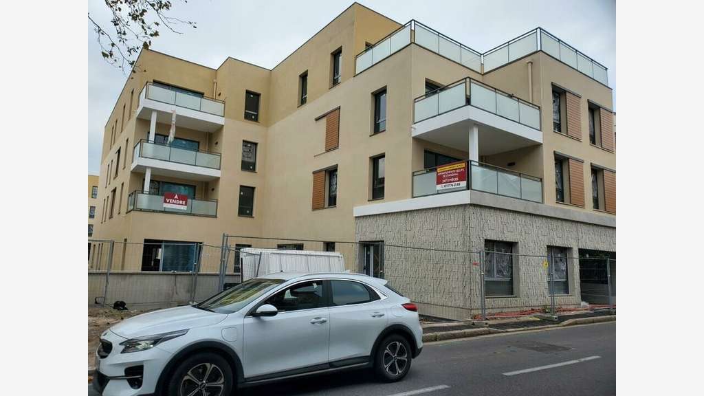 AV local commercial 252m² Craponne empl strat