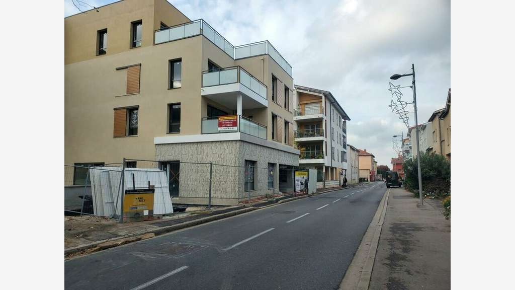 AV local commercial 252m² Craponne empl strat