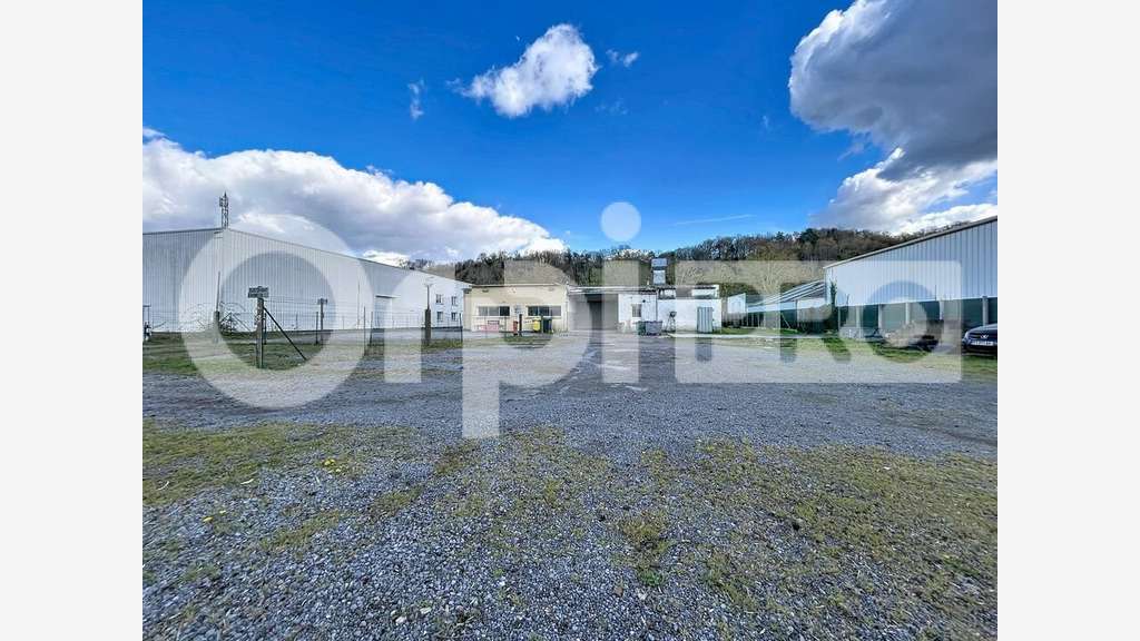 Entrepôt 1050m² à vendre proche grands axes Creil