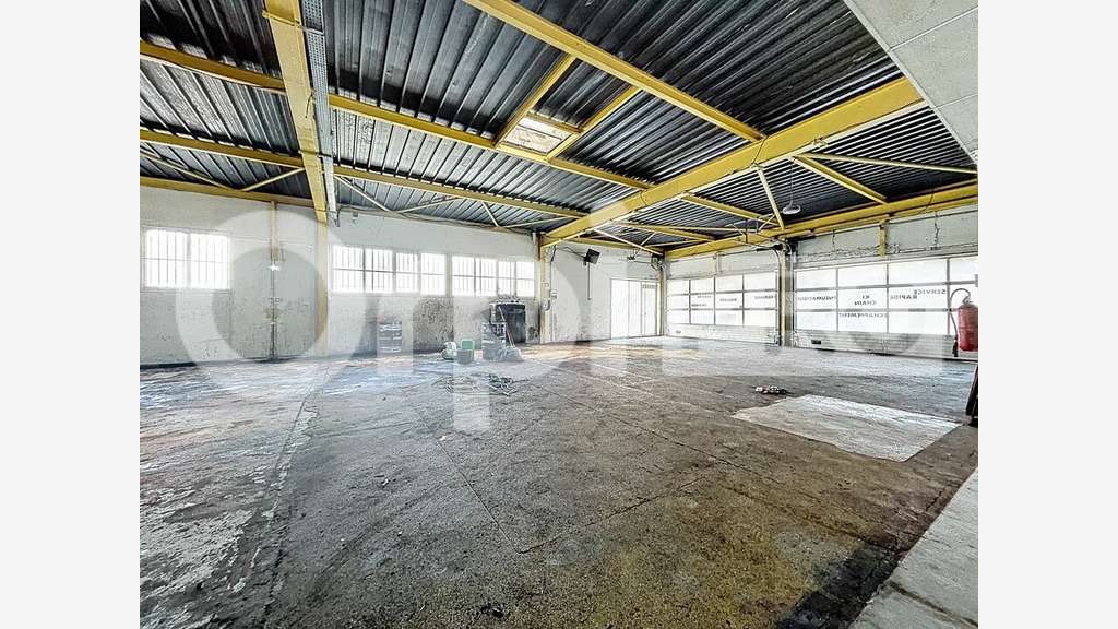 Entrepôt 1050m² à vendre proche grands axes Creil
