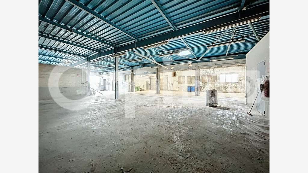 Entrepôt 1050m² à vendre proche grands axes Creil