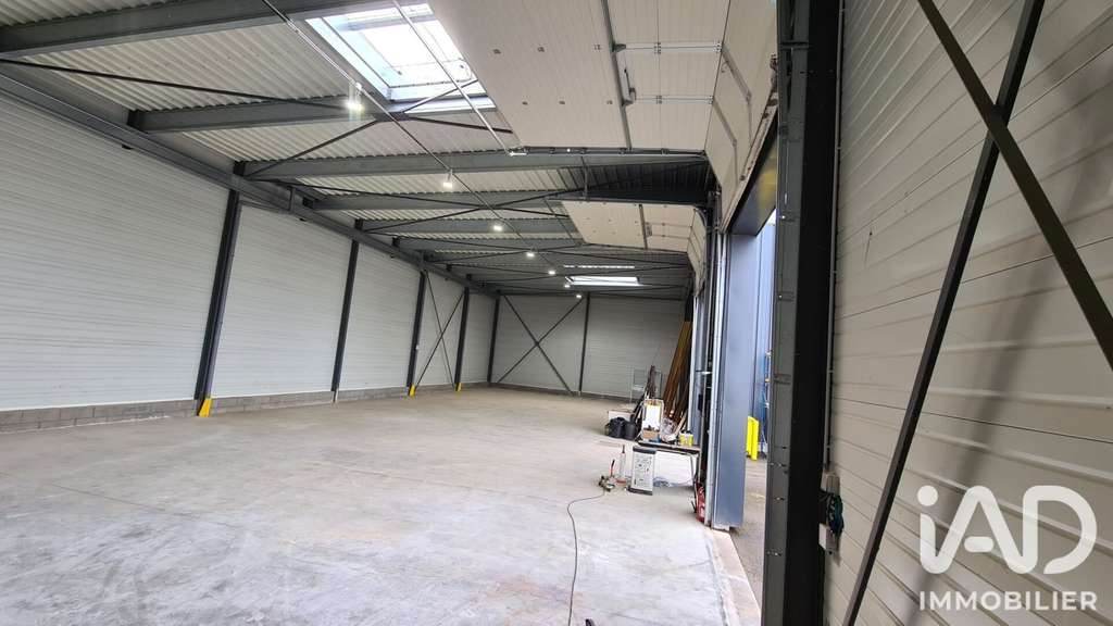 AV local activité 694m² bon état général à Creil