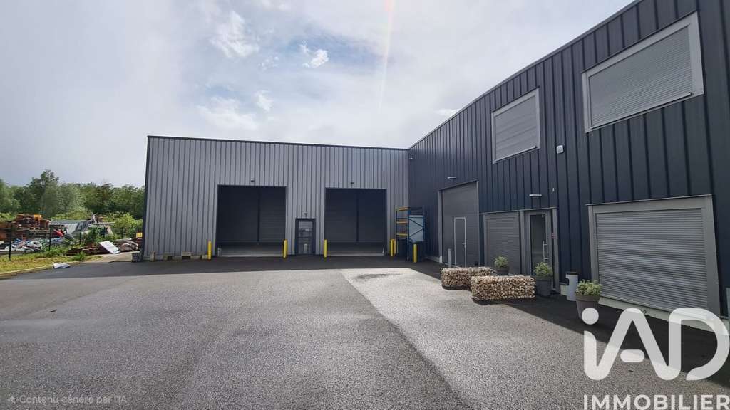 AV local activité 694m² bon état général à Creil