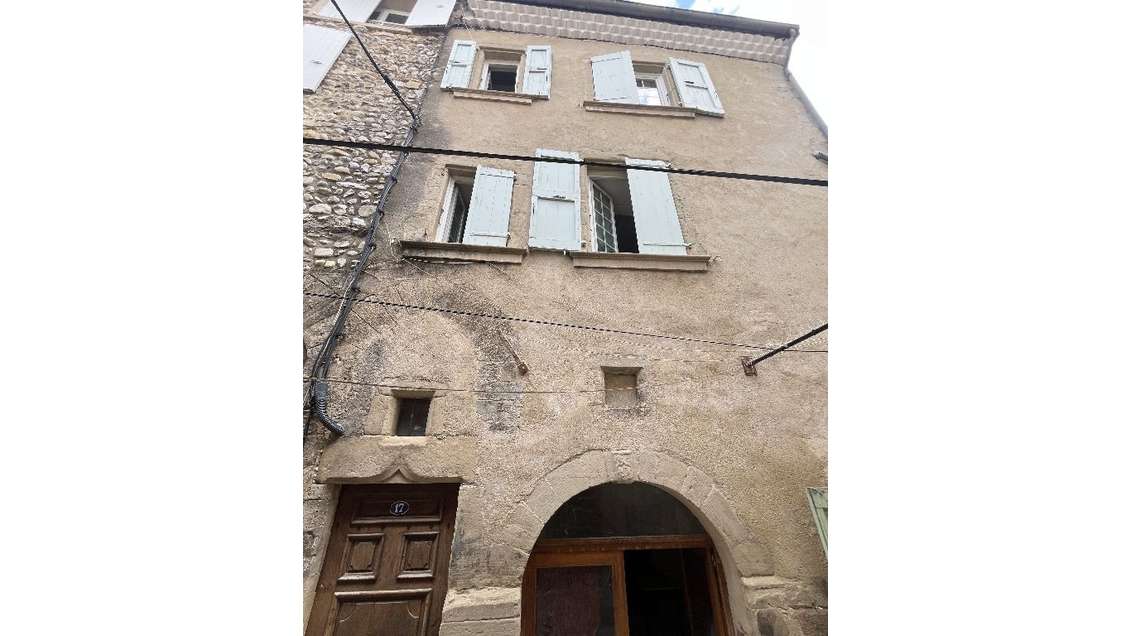 A vendre duplex T2 avec local au centre de Crest