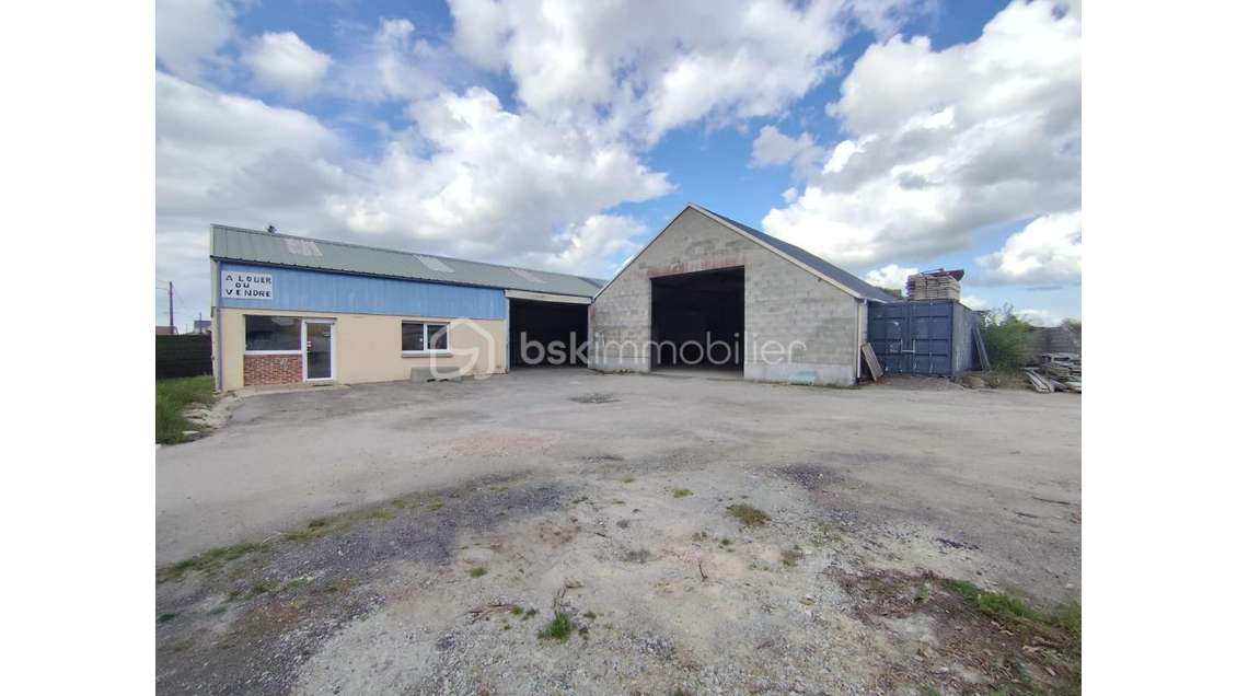AV ensemble immobilier à usage industriel à Crulai