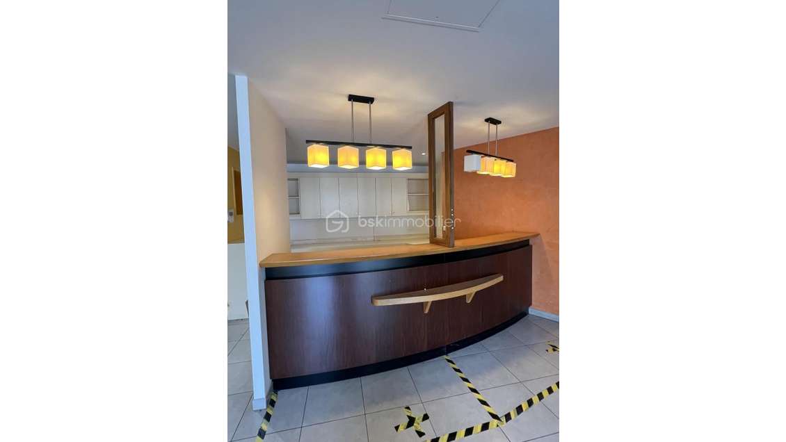 A vendre en exclu local 250m² à Dammarie-les-Lys