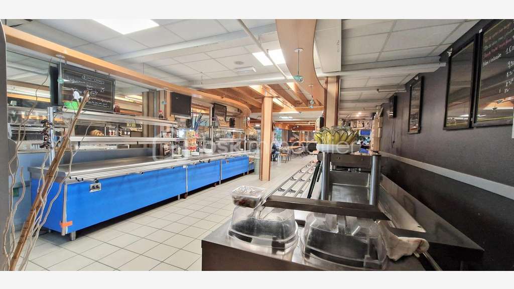 Local commercial loué de 396m² à vendre à Dax