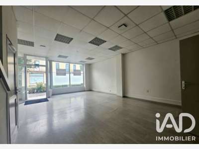 Vente local commercial 90m² belle visibilité à Dax