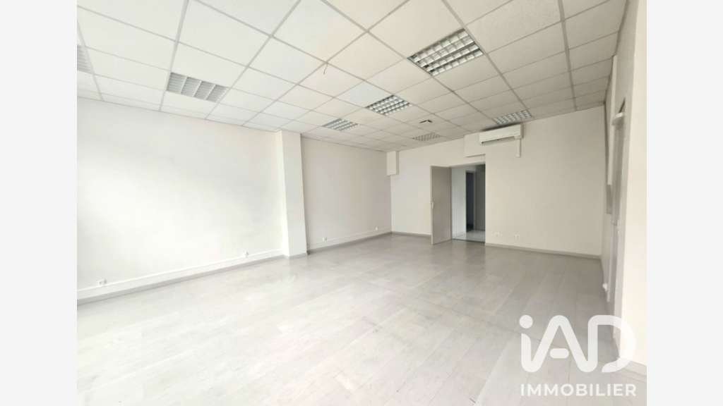 Vente local commercial 90m² belle visibilité à Dax