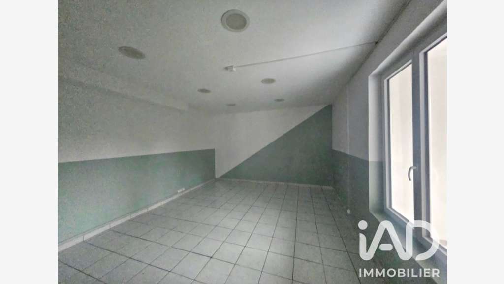 Vente local commercial 90m² belle visibilité à Dax