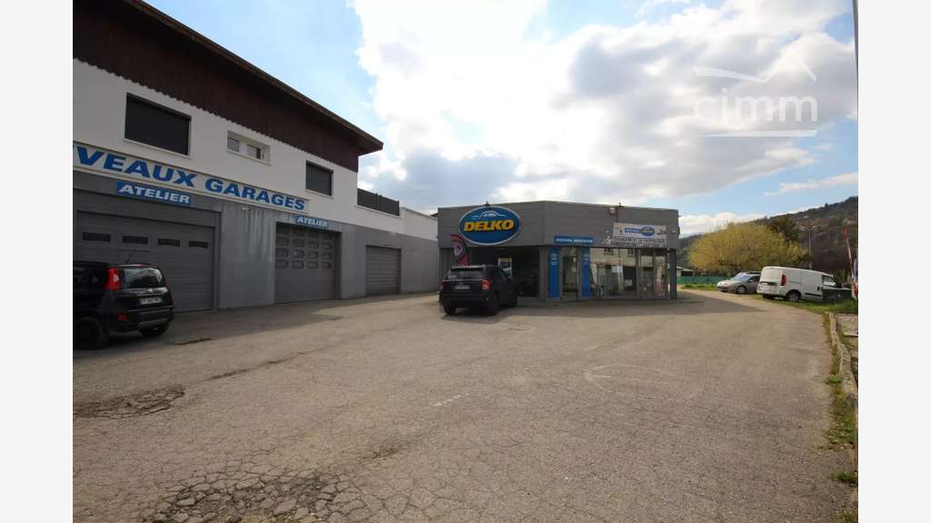 Vente local d'activité 770m² / 2572m² La Rochette