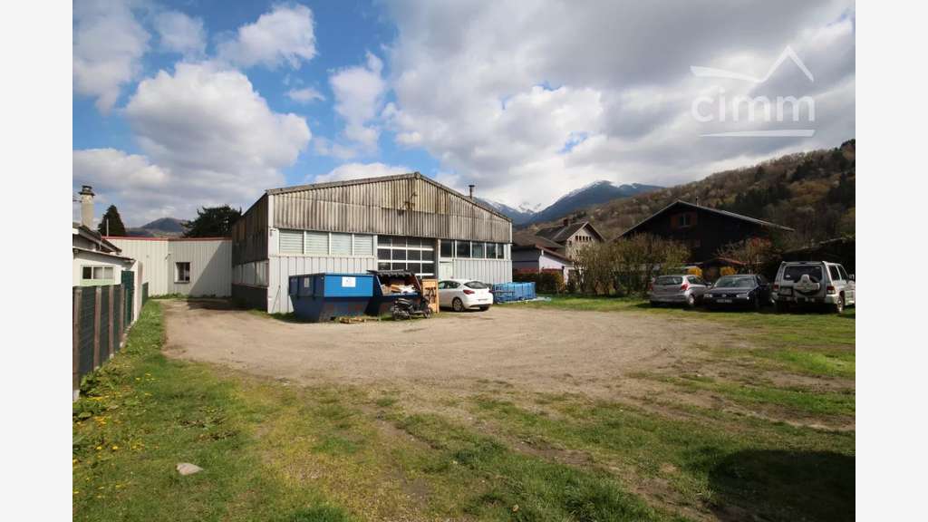 Vente local d'activité 770m² / 2572m² La Rochette