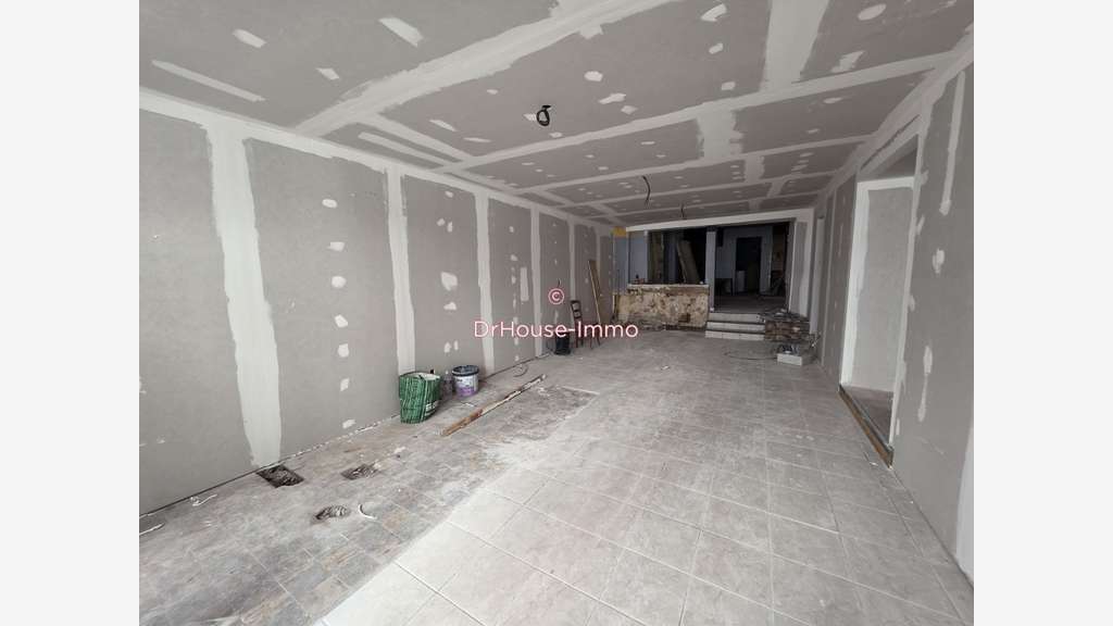 Local commercial 110m² à rénover à Dieppe centre