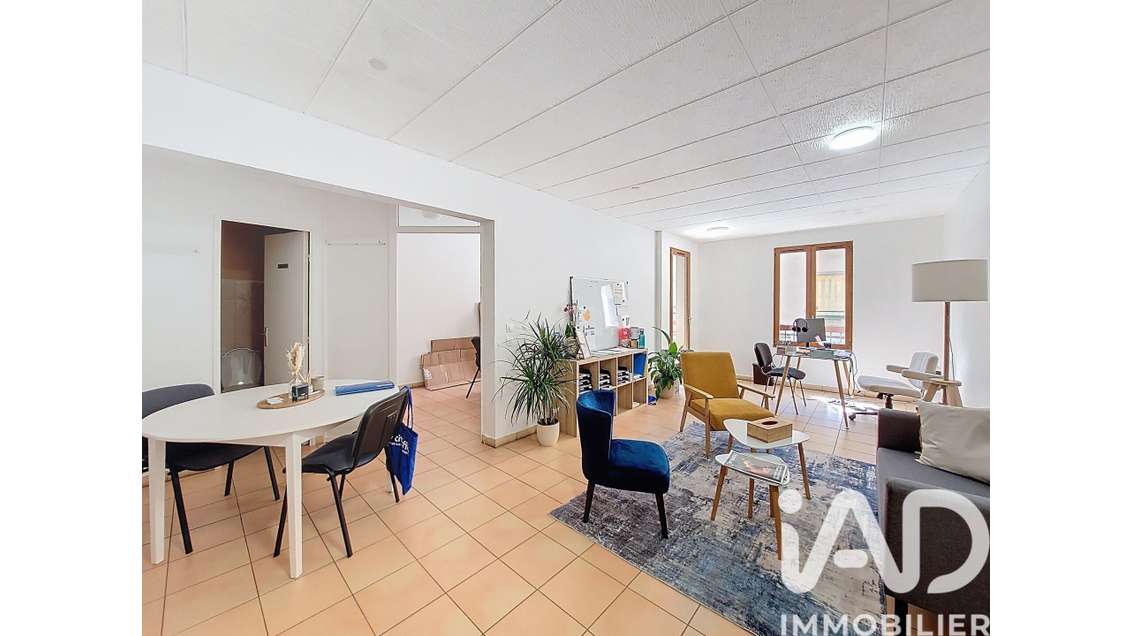 Vente bureaux loués avec balcon  à Digne-les-Bains