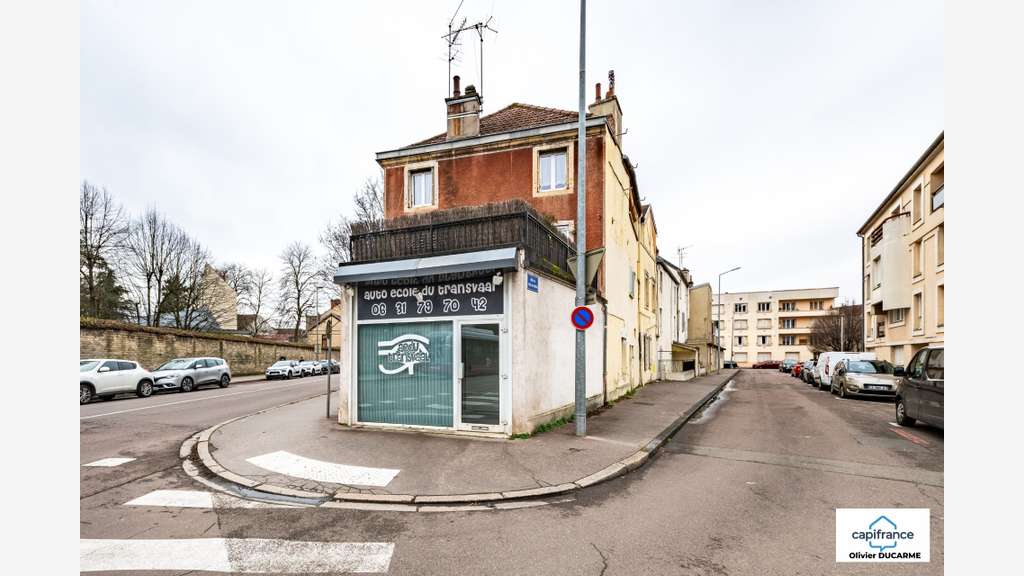 Local/bureau et appartement 90m² à vendre à Dijon