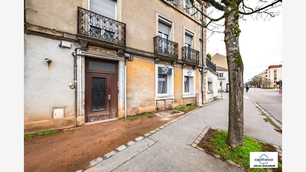 Local/bureau et appartement 90m² à vendre à Dijon