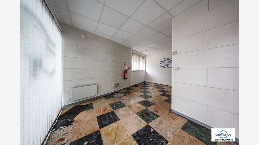 Local/bureau et appartement 90m² à vendre à Dijon