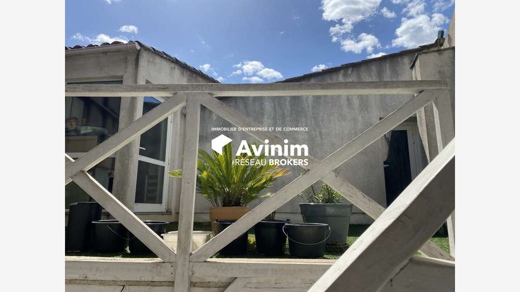 A vendre local 750m² en plein centre de Draguignan