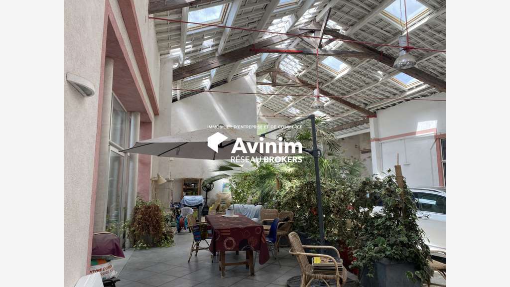 A vendre local 750m² en plein centre de Draguignan