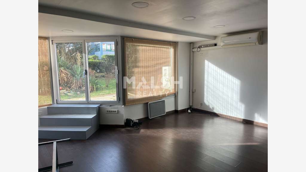 A louer ou à vendre local 85m² à Écully