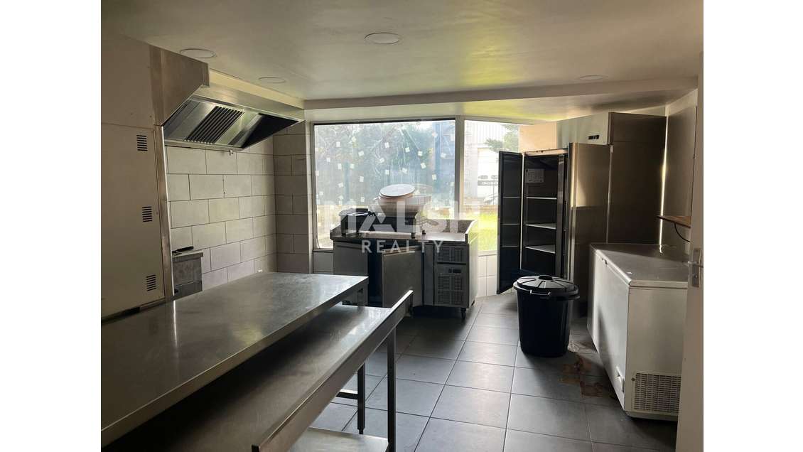 A louer ou à vendre local 85m² à Écully