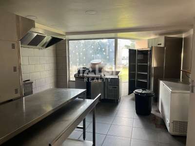 A louer ou à vendre local 85m² à Écully