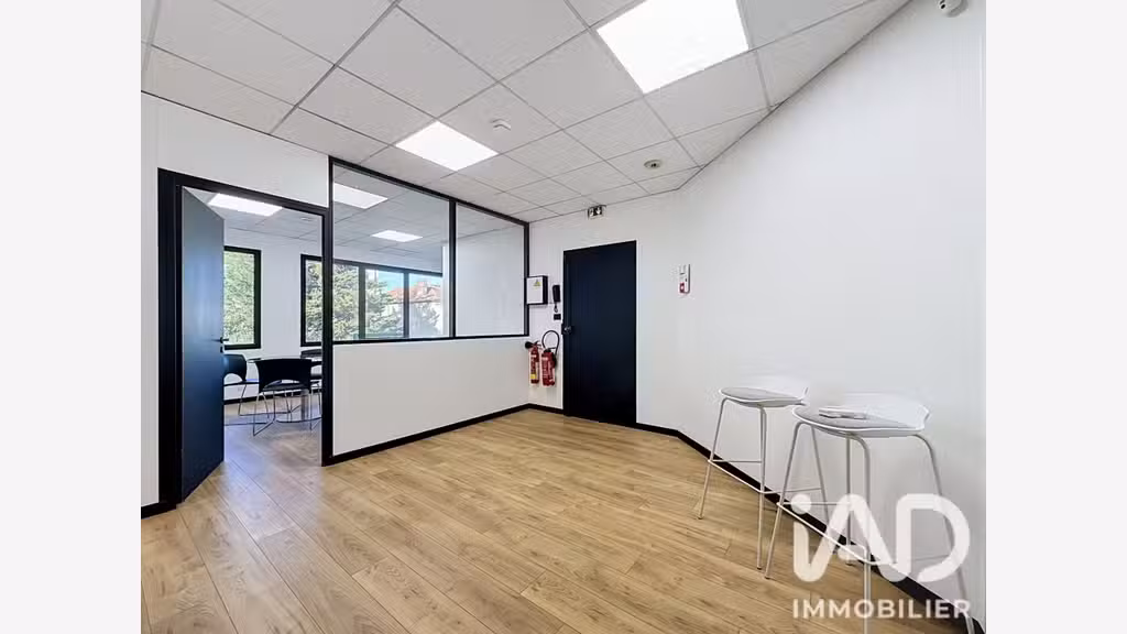 Vente local commercial 146m² à Écully hyper centre