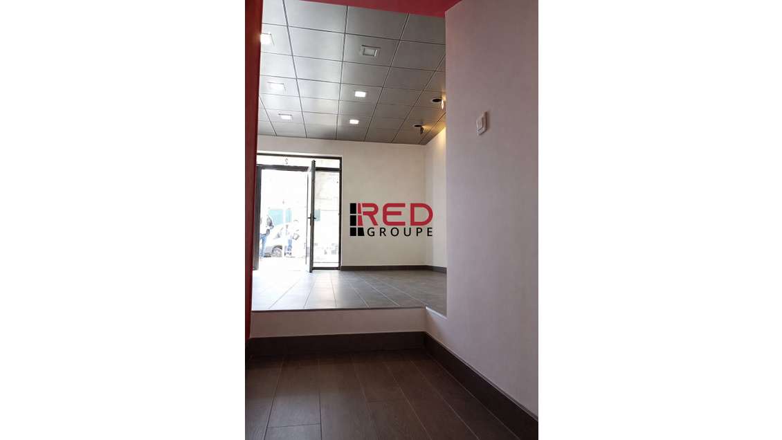 Bureau rénové 36m² à vendre à Éguilles