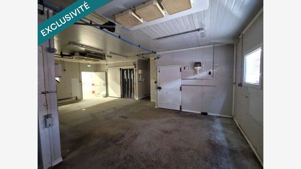 AV murs commerciaux et industriels de 485m² Embrun