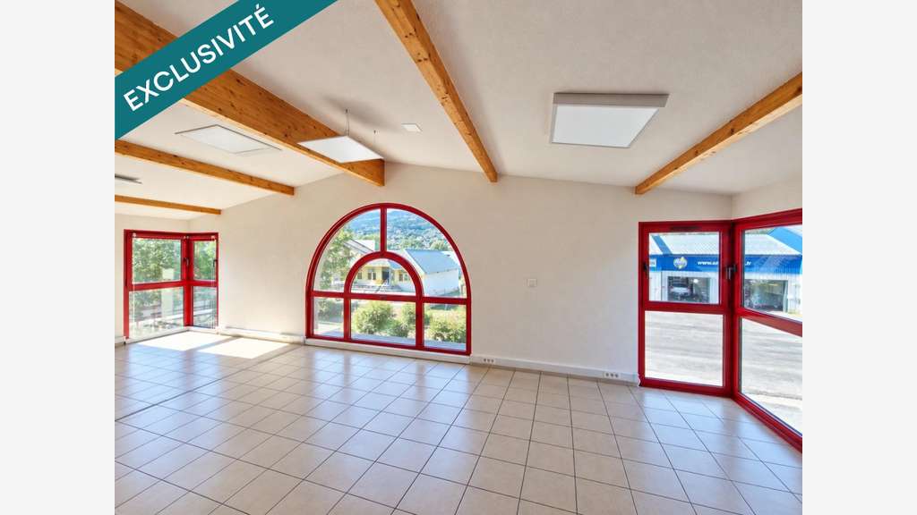 AV murs commerciaux et industriels de 485m² Embrun