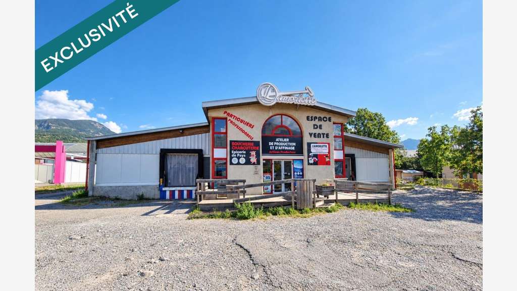 AV murs commerciaux et industriels de 485m² Embrun