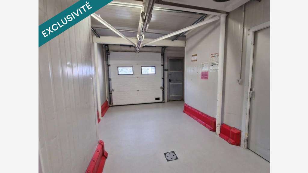 AV murs commerciaux et industriels de 485m² Embrun