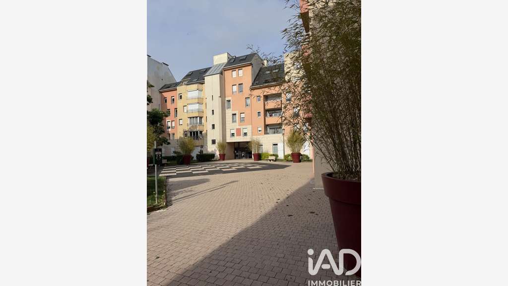 AV murs commerciaux sécurisés 85m² centre Épernay