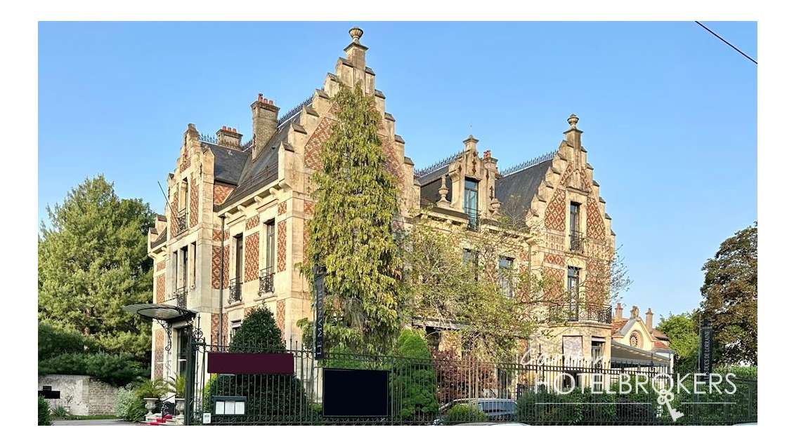 Vente murs de manoir-hôtel en centre ville Épinal